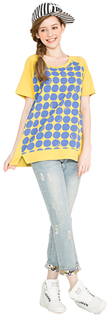 這是MOBO米果服飾，夏日大好評！單寧特輯頁面的MODEL照